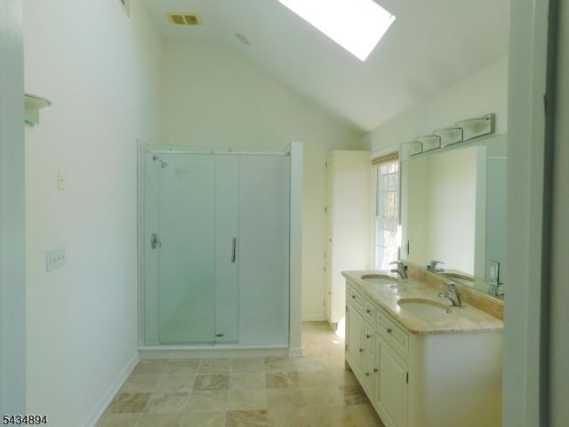 4 Spring Hill Rd, Franklin Twp., NJ 08801