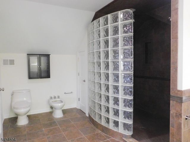 4 Spring Hill Rd, Franklin Twp., NJ 08801
