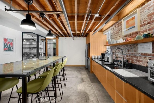 425 E 4th Street, Long Beach, CA 90802