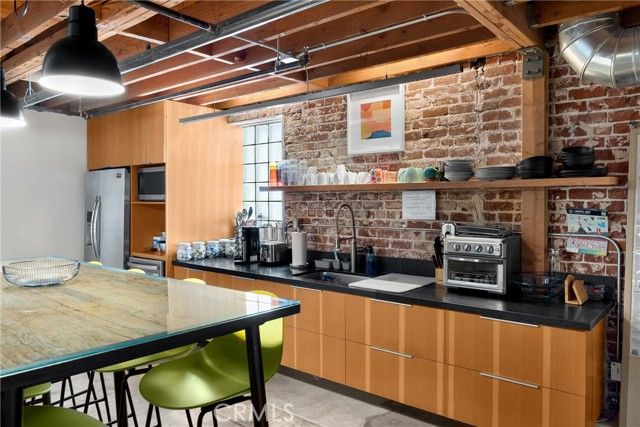 425 E 4th Street, Long Beach, CA 90802