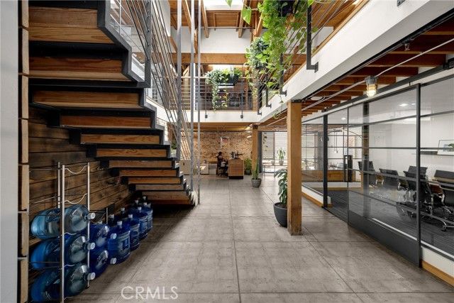 425 E 4th Street, Long Beach, CA 90802