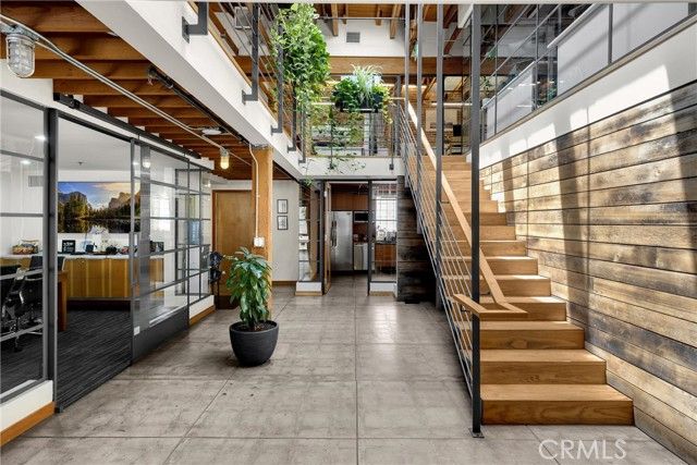 425 E 4th Street, Long Beach, CA 90802