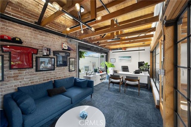 425 E 4th Street, Long Beach, CA 90802