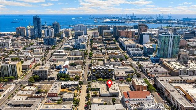 425 E 4th Street, Long Beach, CA 90802