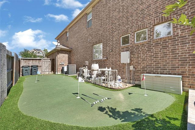 13808 N Lake Branch Lane N, Houston, TX 77044