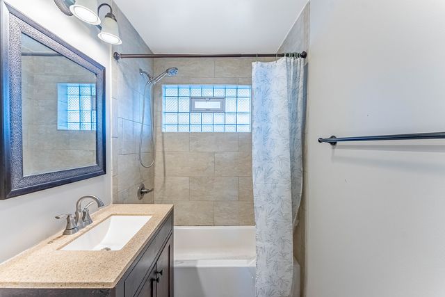 1744 N 20th Avenue, Melrose Park, IL 60160