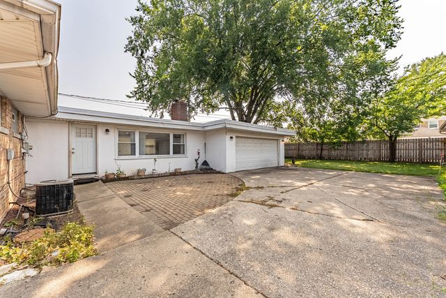 1744 N 20th Avenue, Melrose Park, IL 60160