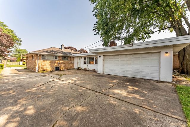 1744 N 20th Avenue, Melrose Park, IL 60160