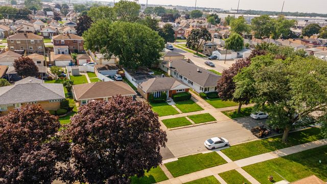 1744 N 20th Avenue, Melrose Park, IL 60160