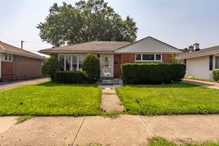 1744 N 20th Avenue, Melrose Park, IL 60160
