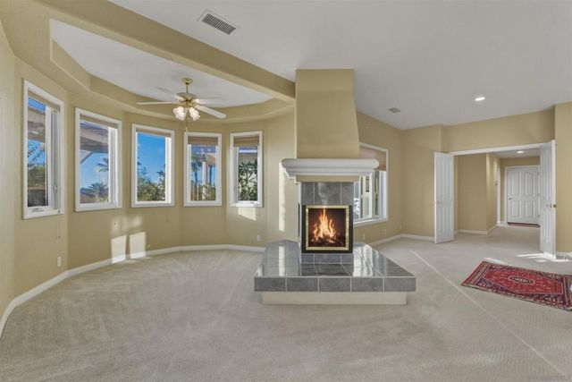 2464 Canyon Creek Rd, Escondido, CA 92025