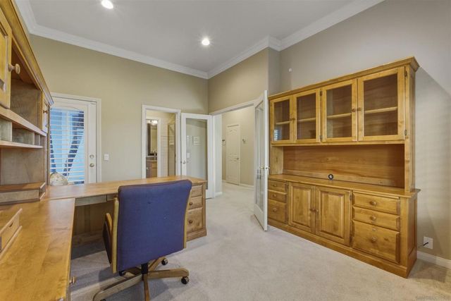 2464 Canyon Creek Rd, Escondido, CA 92025