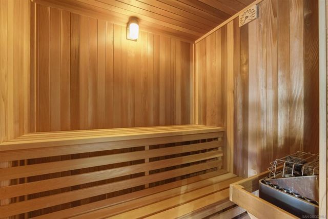 2464 Canyon Creek Rd, Escondido, CA 92025