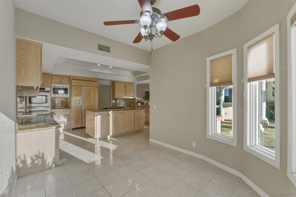 Image 15 of property listing at 2464 Canyon Creek Rd, Escondido, CA 92025