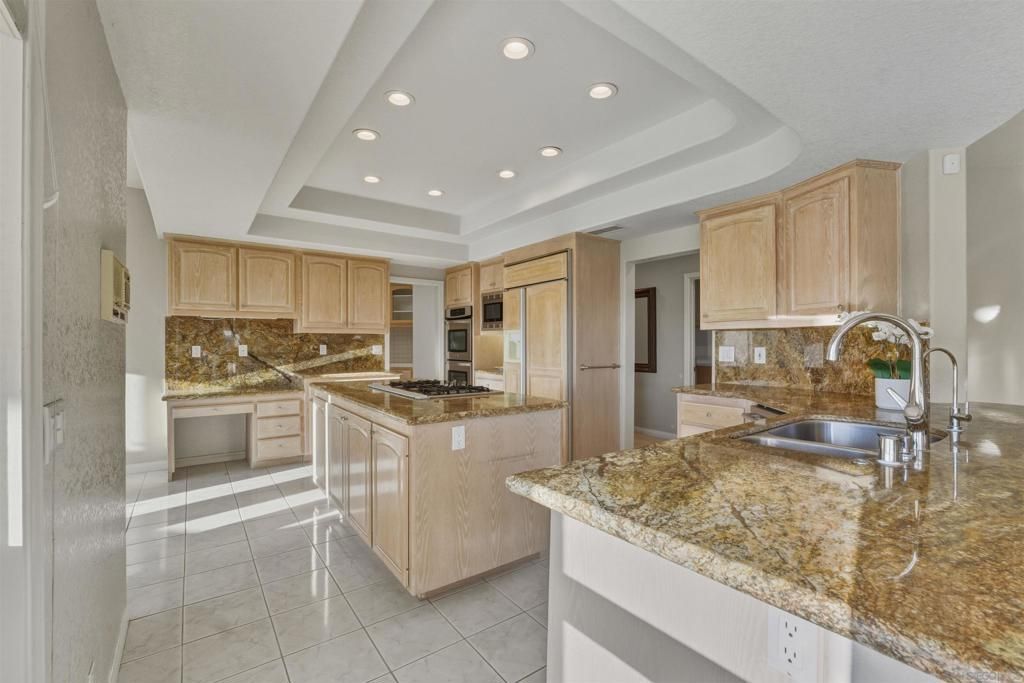 Image 16 of property listing at 2464 Canyon Creek Rd, Escondido, CA 92025