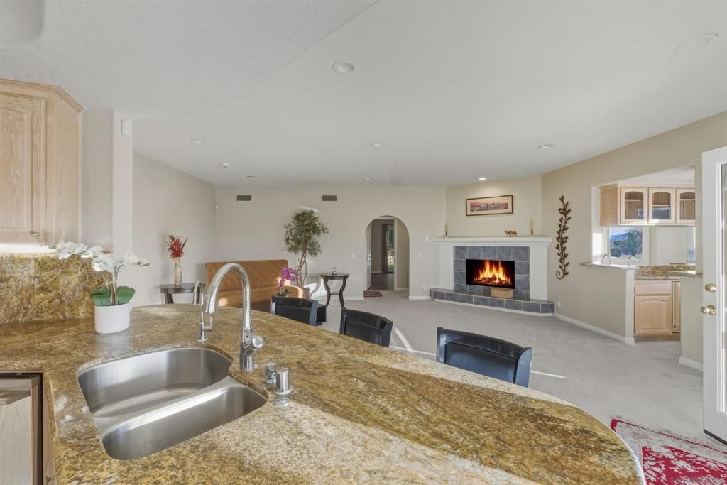 Image 17 of property listing at 2464 Canyon Creek Rd, Escondido, CA 92025