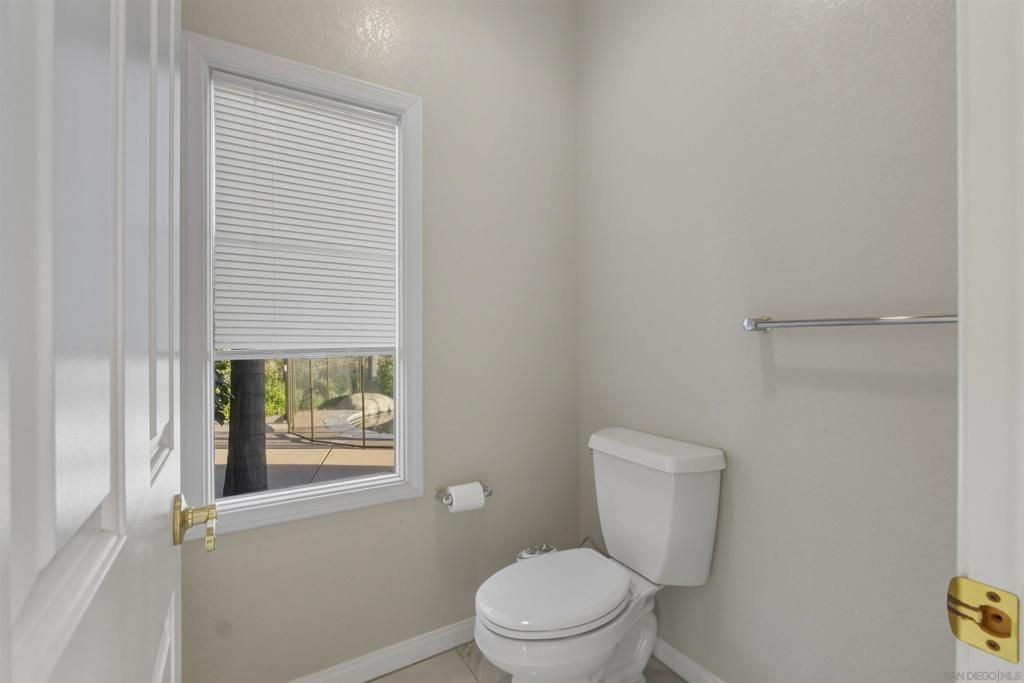 Image 28 of property listing at 2464 Canyon Creek Rd, Escondido, CA 92025