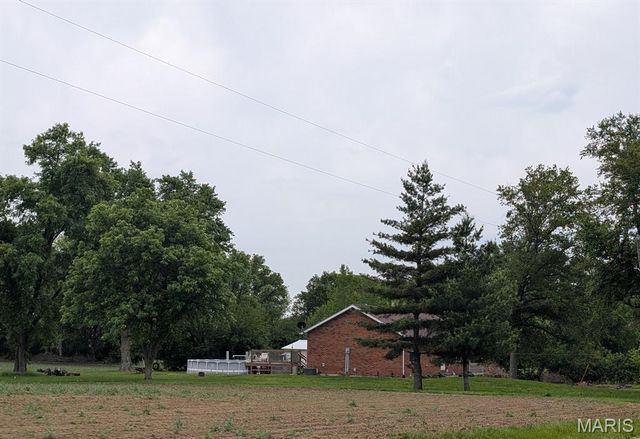 6906 Holcomb School Road, Freeburg, IL 62243