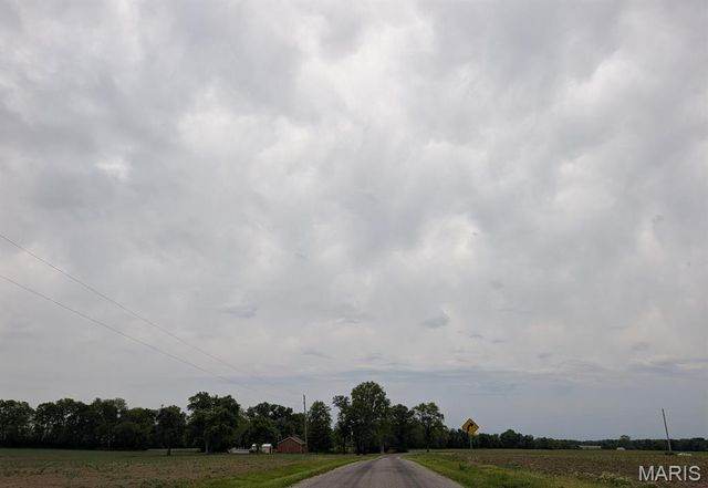 6906 Holcomb School Road, Freeburg, IL 62243