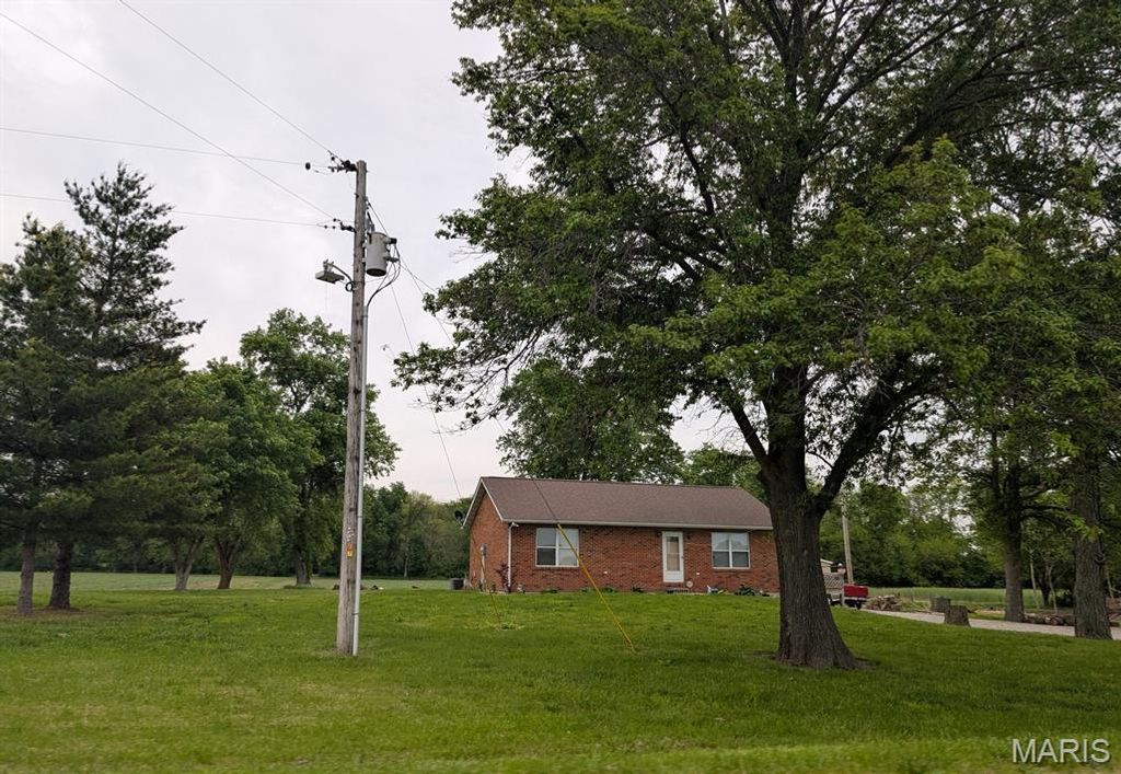6906 Holcomb School Road, Freeburg, IL 62243