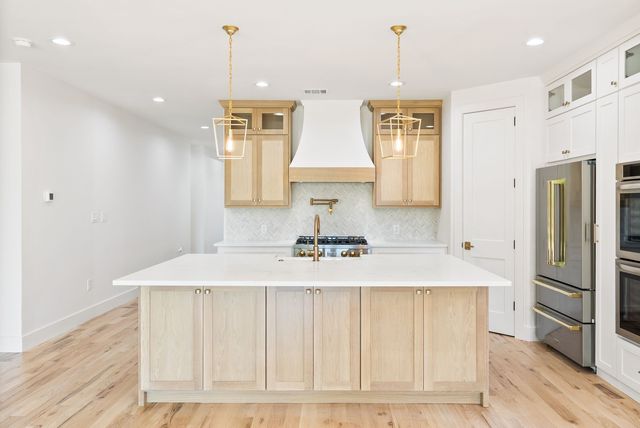 1334 E Kiest Boulevard, Dallas, TX 75216