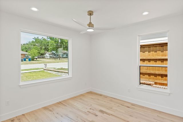 1334 E Kiest Boulevard, Dallas, TX 75216