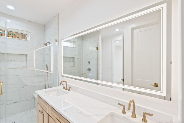 1334 E Kiest Boulevard, Dallas, TX 75216