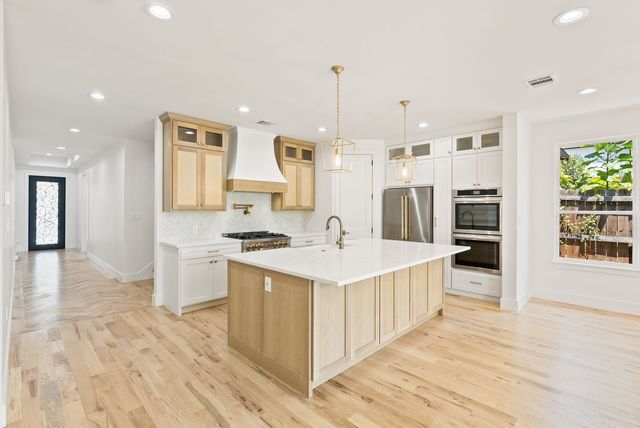 1334 E Kiest Boulevard, Dallas, TX 75216