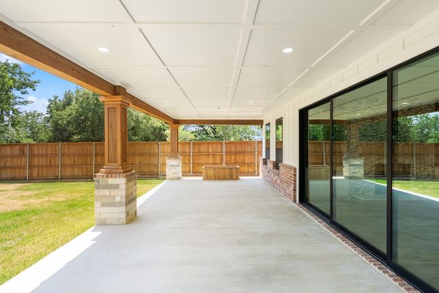 1334 E Kiest Boulevard, Dallas, TX 75216