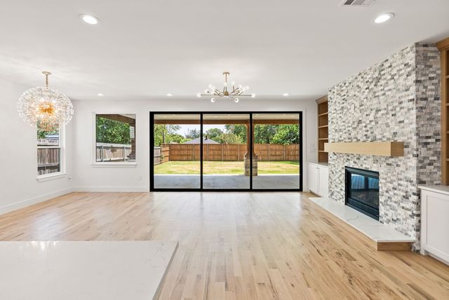 1334 E Kiest Boulevard, Dallas, TX 75216