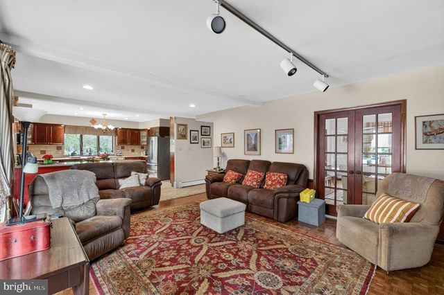 1328 HIGHLAND AVE, Abington, PA 19001