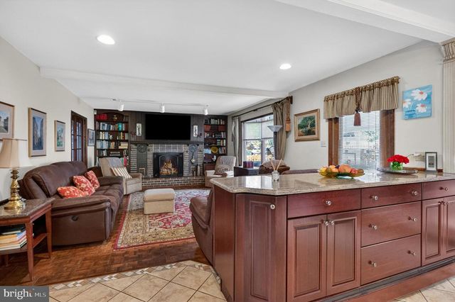 1328 HIGHLAND AVE, Abington, PA 19001