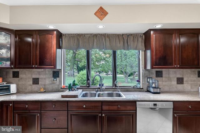 1328 HIGHLAND AVE, Abington, PA 19001