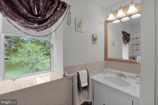 1328 HIGHLAND AVE, Abington, PA 19001