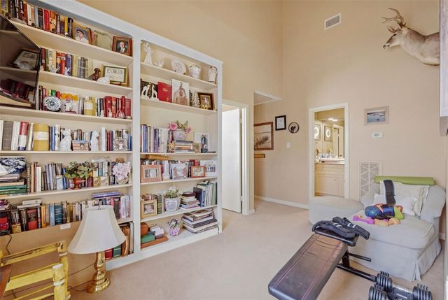 10125 Valley Forge Drive, Houston, TX 77042