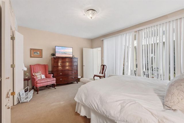 10125 Valley Forge Drive, Houston, TX 77042