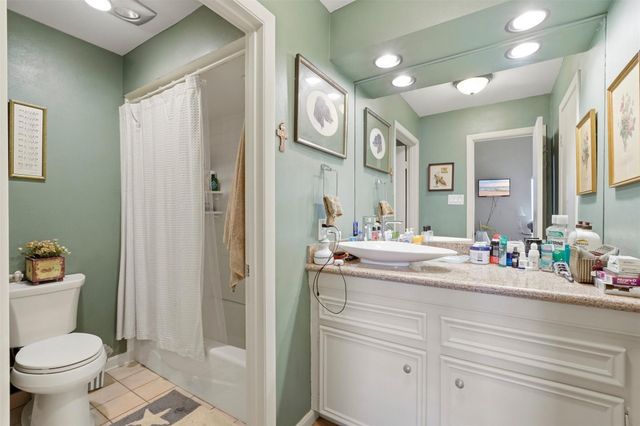 10125 Valley Forge Drive, Houston, TX 77042