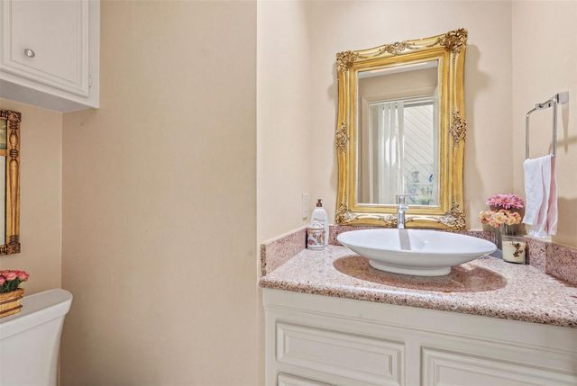 10125 Valley Forge Drive, Houston, TX 77042