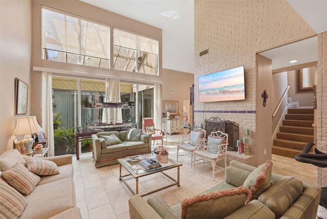 10125 Valley Forge Drive, Houston, TX 77042