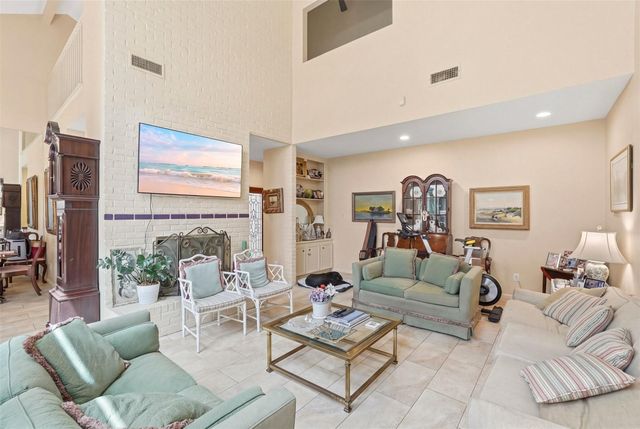 10125 Valley Forge Drive, Houston, TX 77042