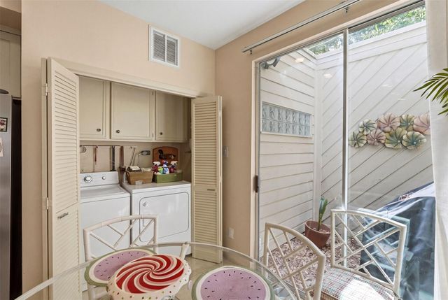 10125 Valley Forge Drive, Houston, TX 77042