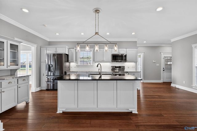 175 Glenview Drive, Albertville, AL 35950