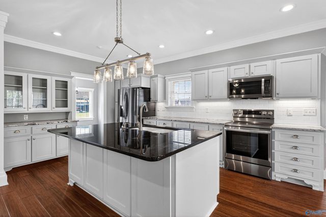 175 Glenview Drive, Albertville, AL 35950