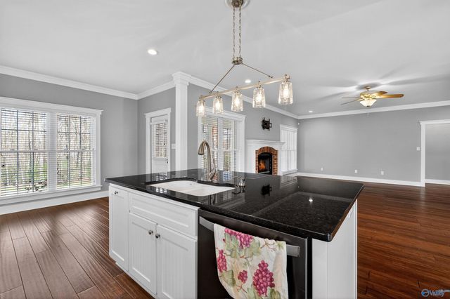 175 Glenview Drive, Albertville, AL 35950