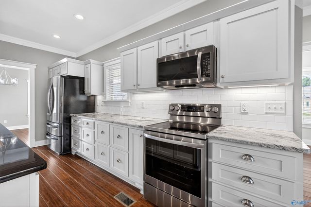 175 Glenview Drive, Albertville, AL 35950