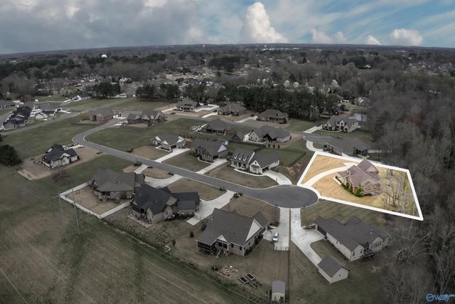 175 Glenview Drive, Albertville, AL 35950