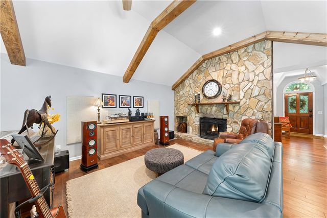 323 N Shores Drive, Westminster, SC 29693