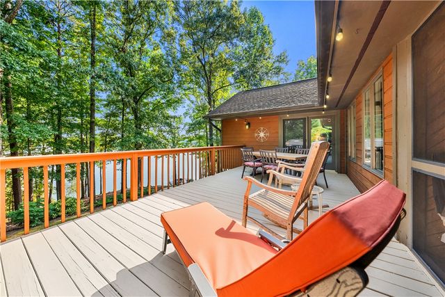 323 N Shores Drive, Westminster, SC 29693