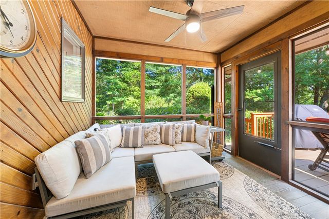 323 N Shores Drive, Westminster, SC 29693