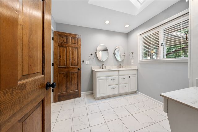 323 N Shores Drive, Westminster, SC 29693